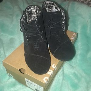 💥SOLD💥Toms desert wedge bootie size 7
